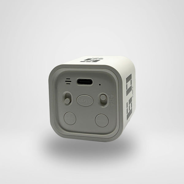 Cube Gravity Timer – Rechargeable USB-C, Arctic White